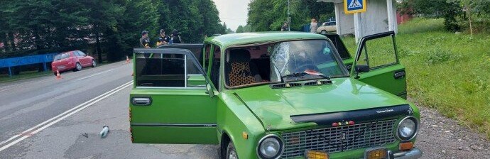 76-річна пенсіонерка потрапила під колеса легкова у Тиврові. Жінка померла