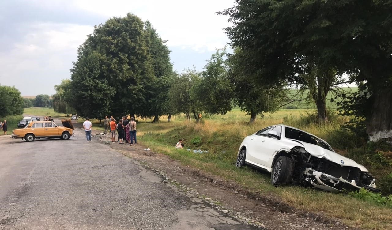 На Вінниччині вагітна жінка на «BMW» потрапила в ДТП, фото-1