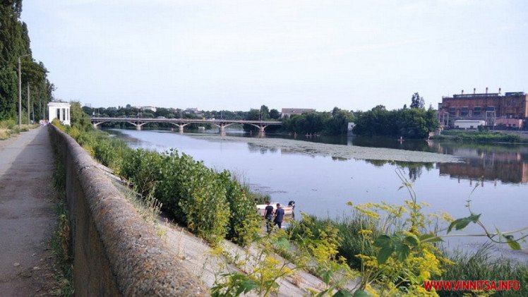 У Вінниці з Південного Бугу дістали потопельницю, фото-1