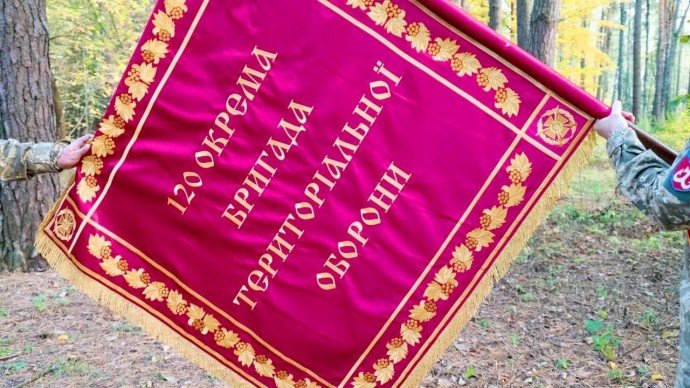 Вінницька ТРО отримала Бойові прапори від Президента України