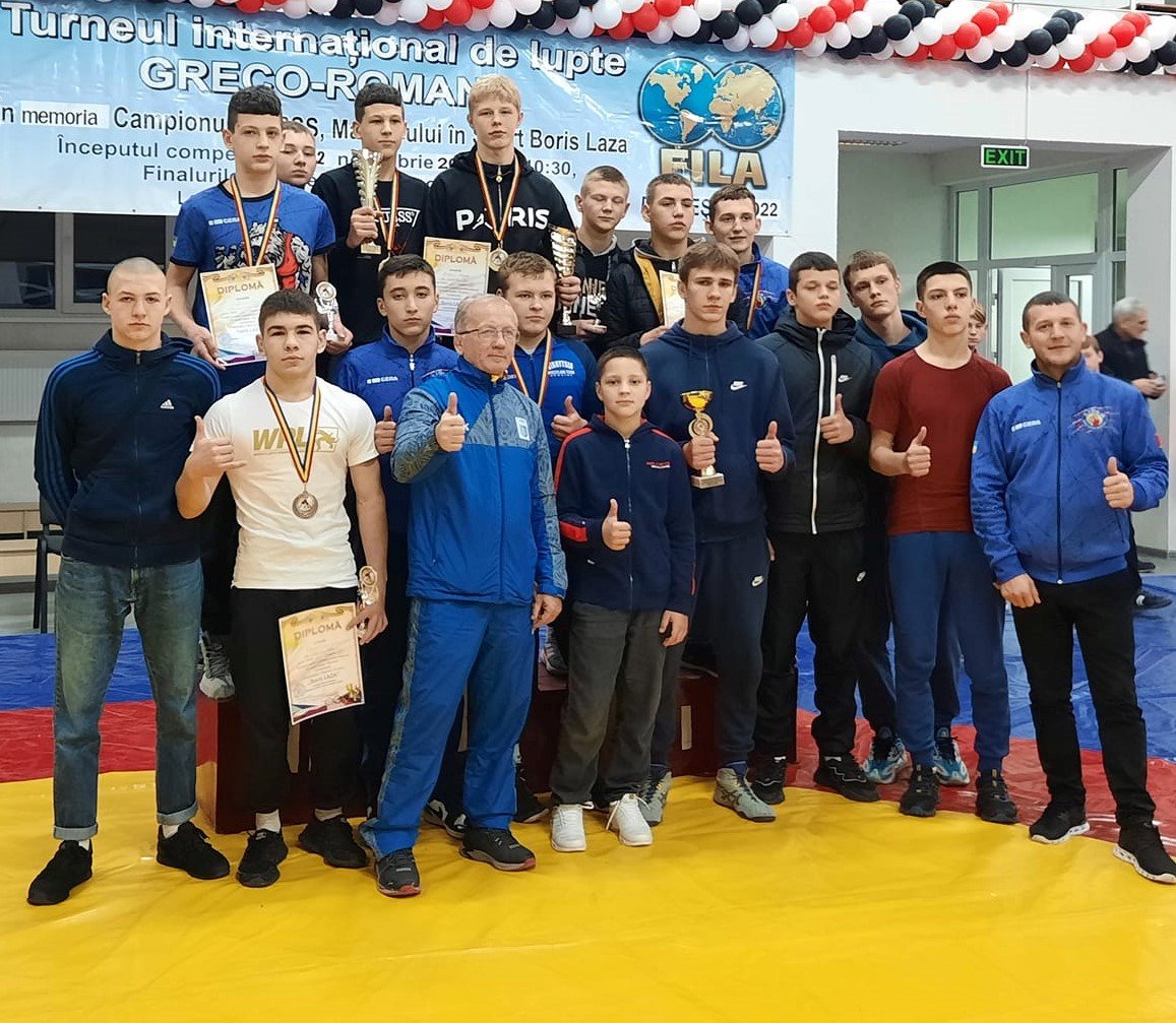 Вінницькі борці повернулися із Міжнародного турніру з вражаючим комплектом нагород