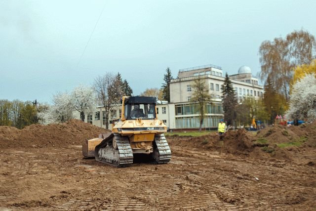 В Виннице строят футбольное поле В Виннице строят футбольное поле , Анна
