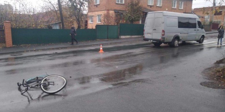 В Жмеринке водитель микроавтобуса сбил велосипедиста В Жмеринке водитель микроавтобуса сбил велосипедиста, Постников Николай