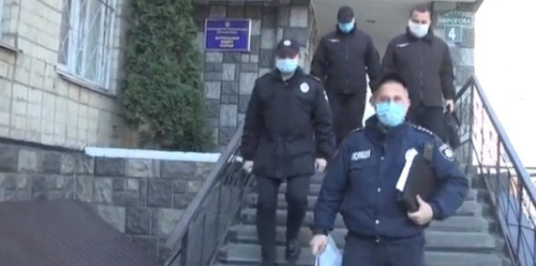 В Виннице 64 патруля ловят нарушителей коронавирусного карантина В Виннице 64 патруля ловят нарушителей коронавирусного карантина