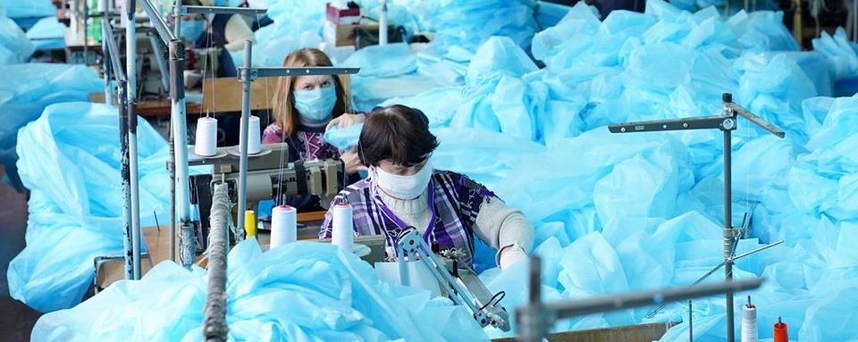Винницкое предприятие для винницких медиков шьют костюмы биозащиты Винницкое предприятие для винницких медиков шьют костюмы биозащиты