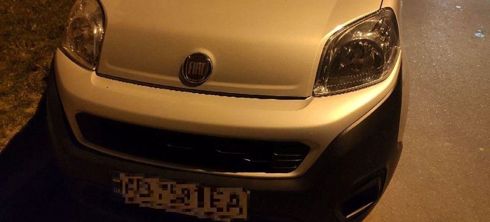 В Виннице пьяный водитель автомобиля Mercedes Vito въехал в припарк... В Виннице пьяный водитель автомобиля Mercedes Vito въехал в припаркованный Fiat и сбежал