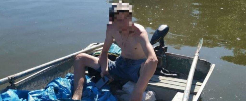 В Виннице пьяный катался на моторной лодке по Южному Бугу В Виннице пьяный катался на моторной лодке по Южному Бугу