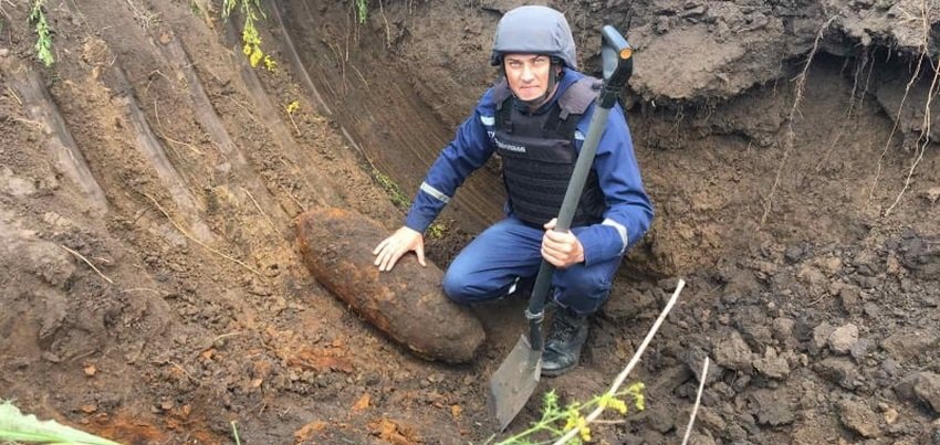 На Винниччине откопали и уничтожили бомбу времен 2-й мировой войны На Винниччине откопали и уничтожили бомбу времен 2-й мировой войны