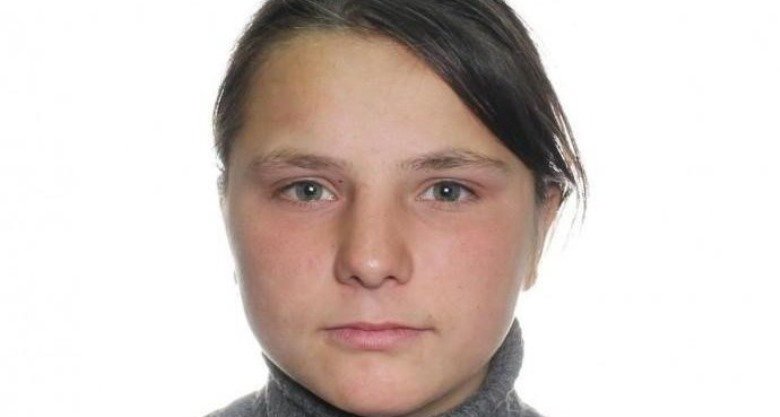 На Винниччине разыскали 16-летнюю девушку. Она застряла в лисьей но... На Винниччине разыскали 16-летнюю девушку. Она застряла в лисьей норе