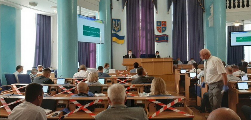 Винницкий облсовет собрался на сессию. Во время отчета Олийныка чит... Винницкий облсовет собрался на сессию. Во время отчета Олийныка читали стихи. Фото, видео