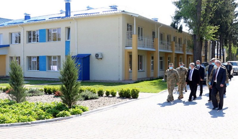 В Виннице в военном госпитале открыли реконструированное отделение... В Виннице в военном госпитале открыли реконструированное отделение травматологии