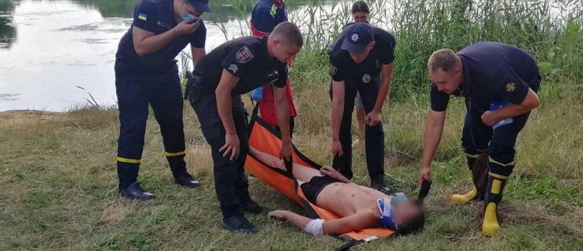 В Тывровском районе спасли мужчину, который едва не утонул в реке.... В Тывровском районе спасли мужчину, который едва не утонул в реке. Фото, видео