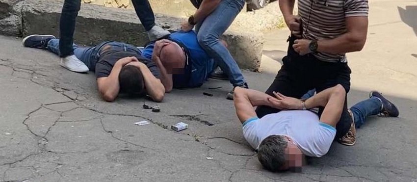 В Виннице задержали криминального авторитета и его сообщников, кото... В Виннице задержали криминального авторитета и его сообщников, которые облагали «данью» людей
