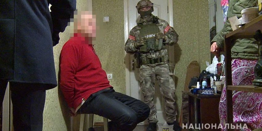 Выбросил краденое ружье в окно, когда понял, что его разоблачили: в... Выбросил краденое ружье в окно, когда понял, что его разоблачили: в Виннице задержали серийного вора