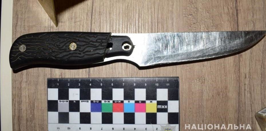 В Винницкой области задержали мужчину, который с ножом напал на сем... В Винницкой области задержали мужчину, который с ножом напал на семью