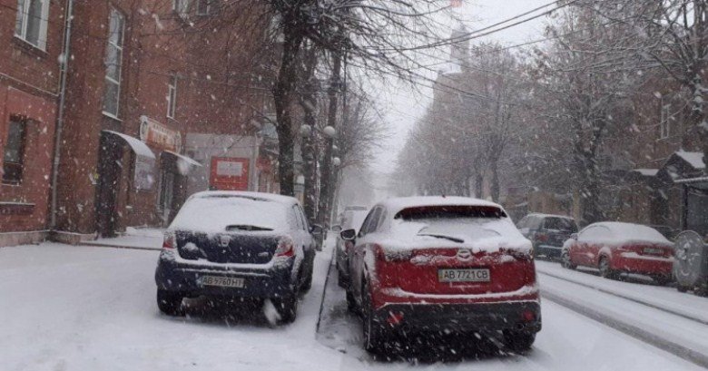 Винницу засыпает снегом. Фоторепортаж