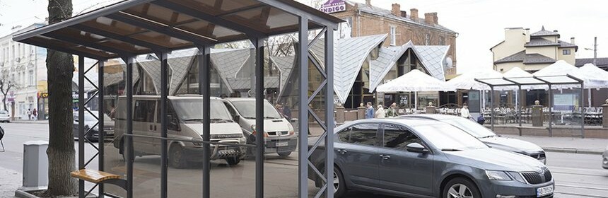 У центрі Вінниці встановили нові павільйони для пасажирів громадського транспорту