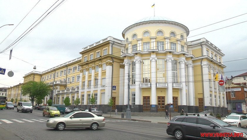 Політ над дахами «Міні-Вінниці»: історія найдорожчого будинку за всі часи та для кого насправді будували приміщення ОДА