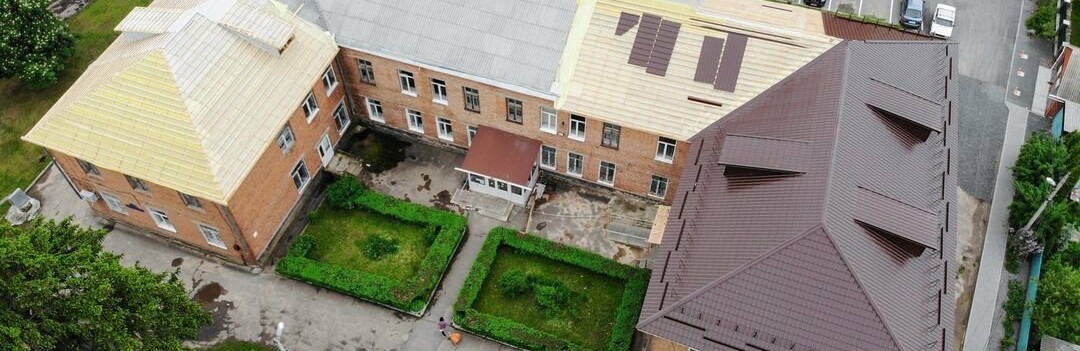 У Вінниці оновлюють будівлю поліклініки на Старому місті