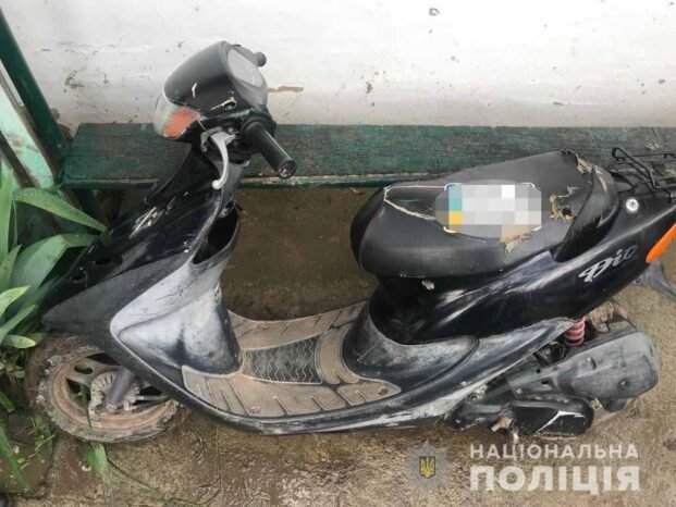 У Вінницькому районі неповнолітній юнак викрав мопед