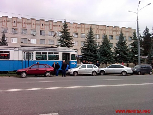 зупинив трамвай3